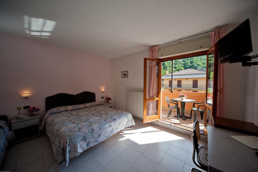 Hotel Il Quadrifoglio Cascia Szoba fotó