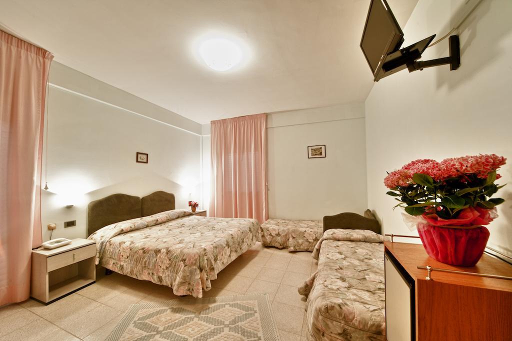 Hotel Il Quadrifoglio Cascia Szoba fotó