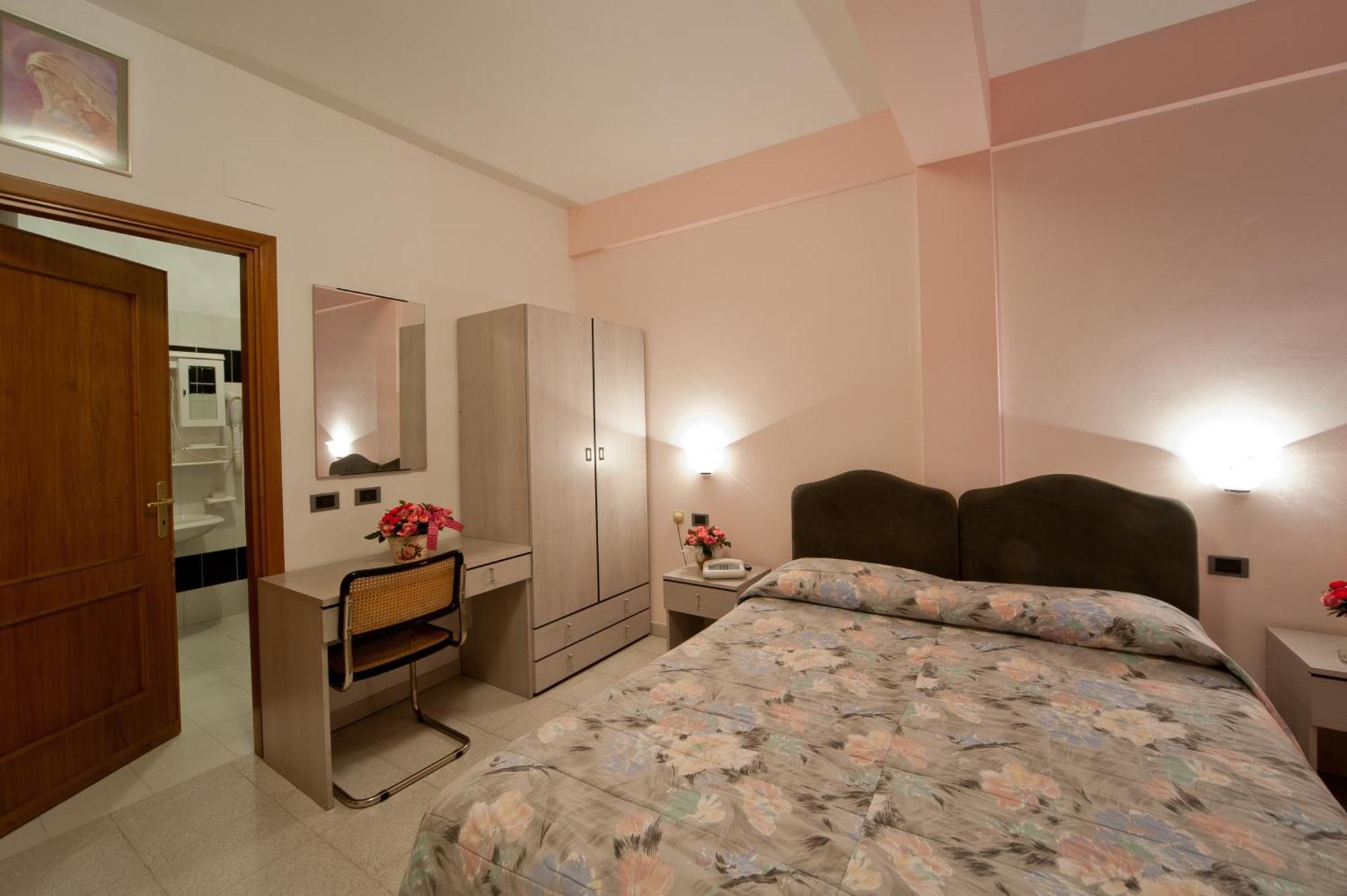 Hotel Il Quadrifoglio Cascia Kültér fotó