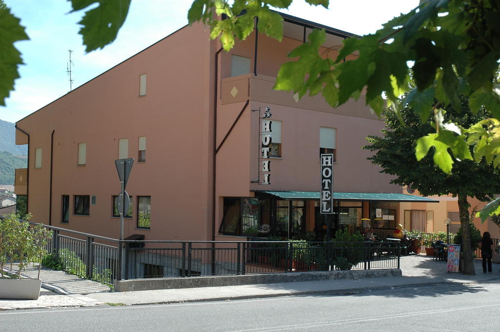 Hotel Il Quadrifoglio Cascia Kültér fotó