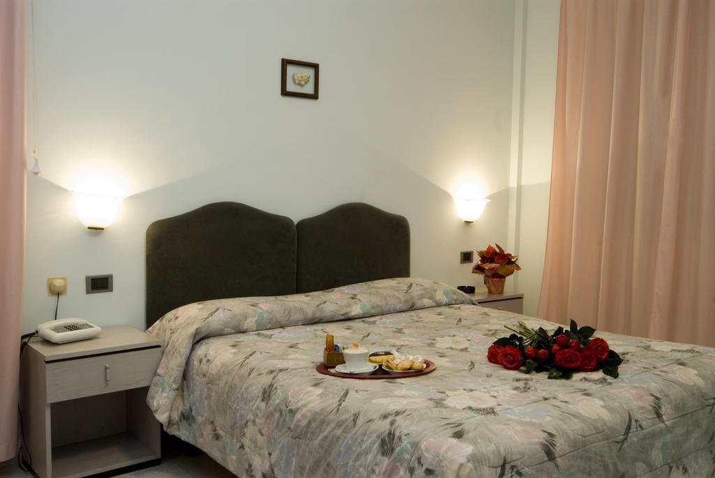 Hotel Il Quadrifoglio Cascia Szoba fotó